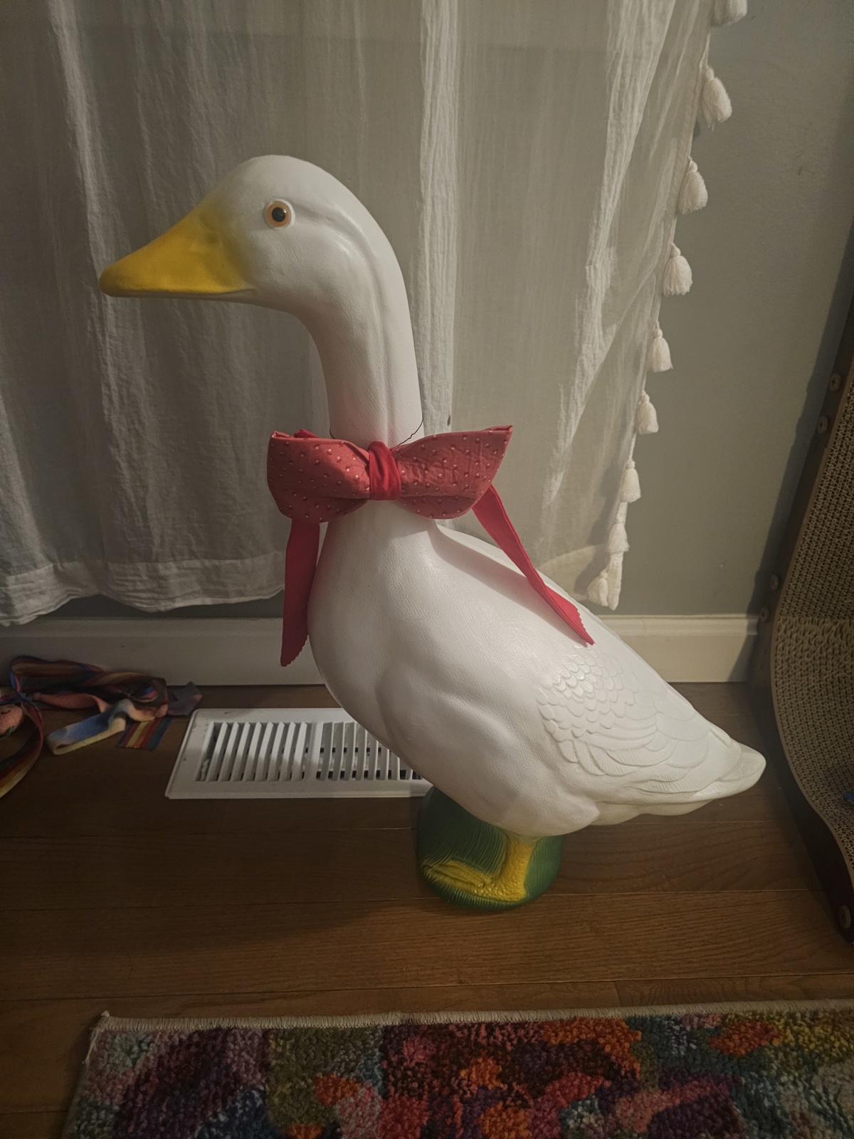 Vintage Decorative Wall-Mount Goose Figurine with Red Bow Accent